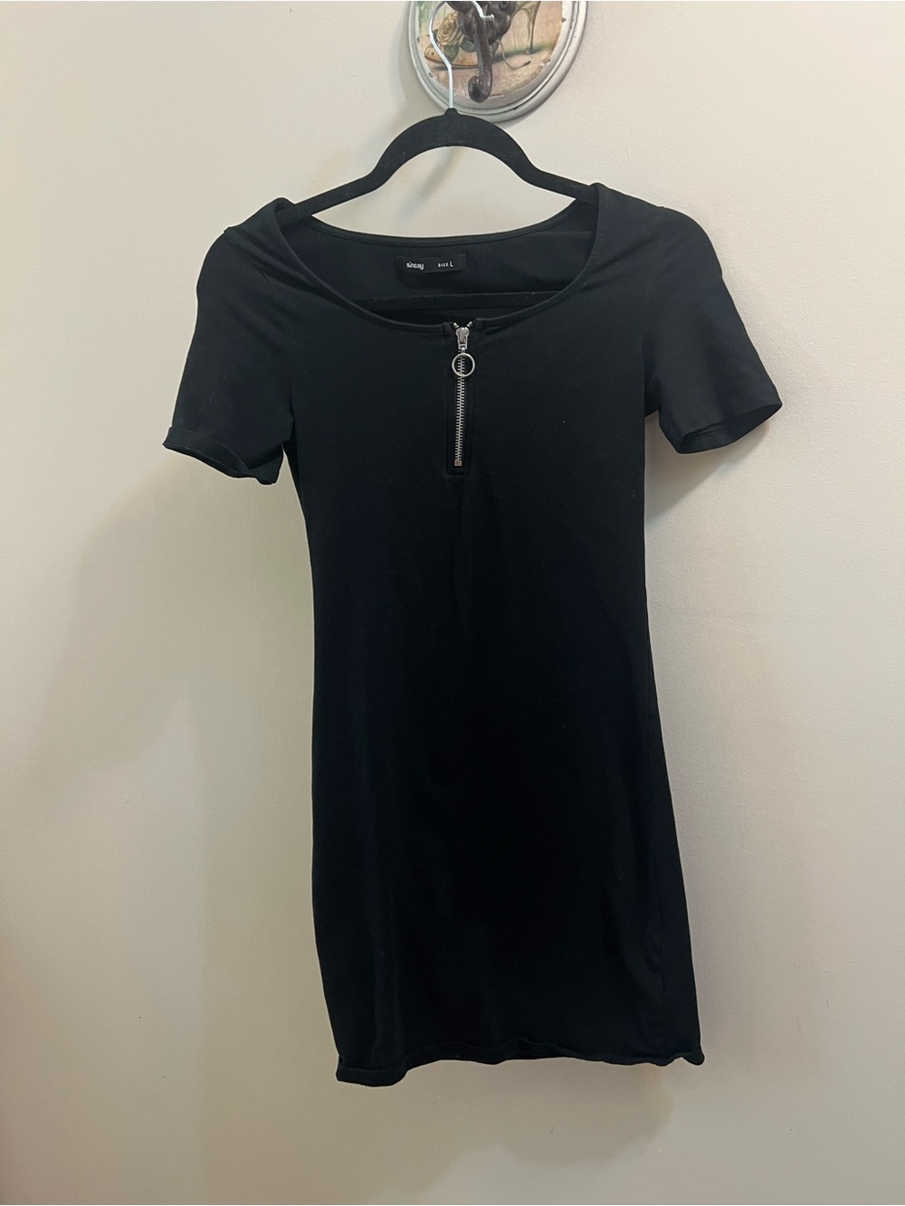 Black Short Sleeve Zip-Front Women's Dress L